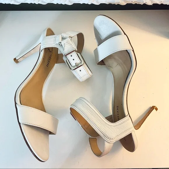 Antonio Melani white heeled sandals - Picture 4 of 5